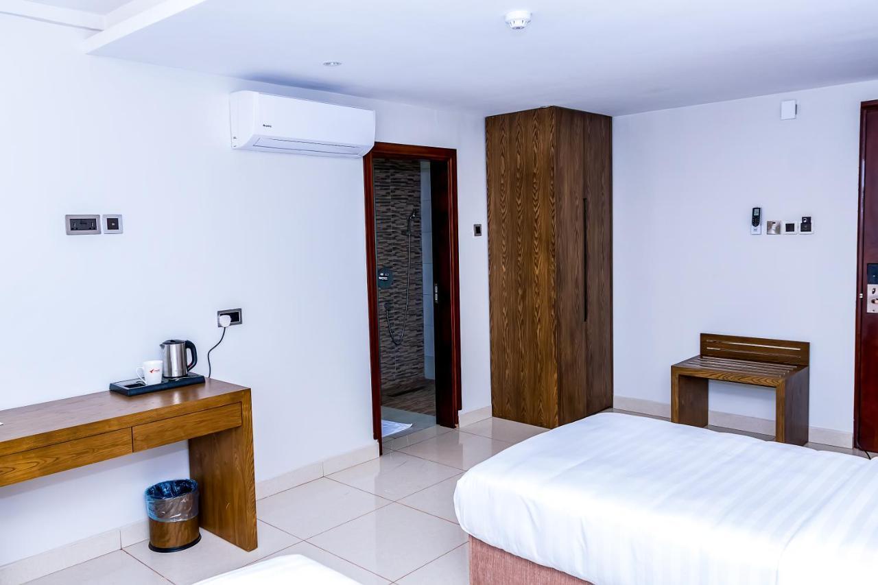 Canary Hotel Kampala Exterior foto